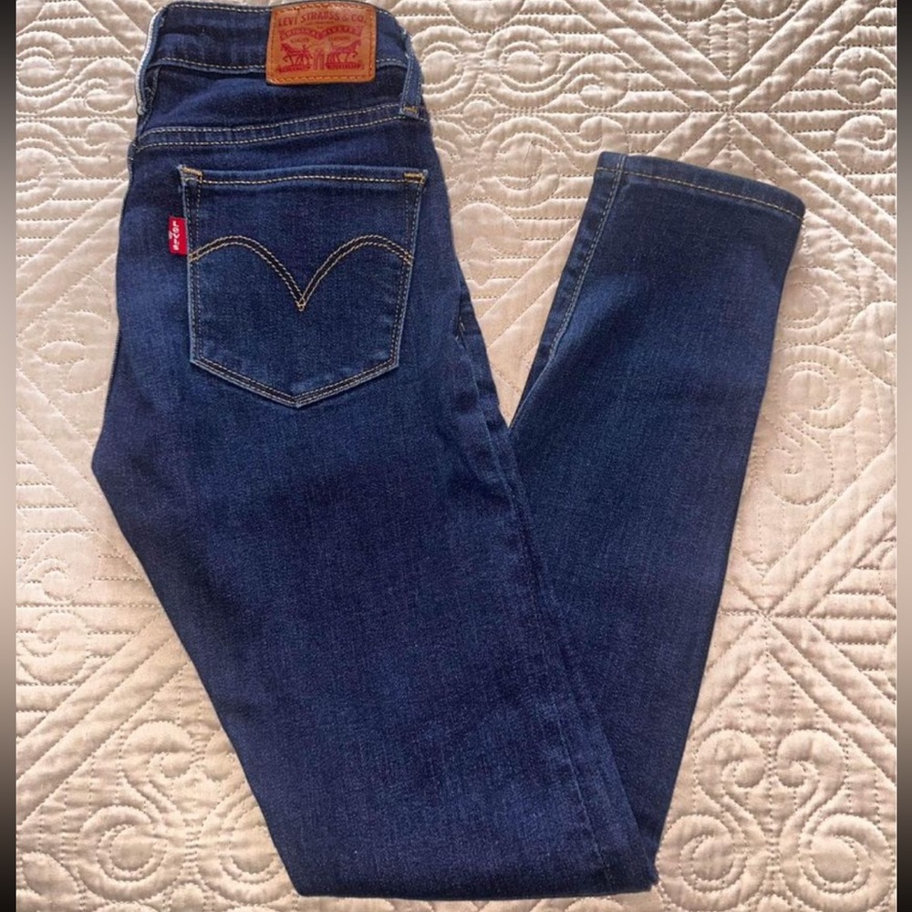 Levi’s 711 skinny jeans